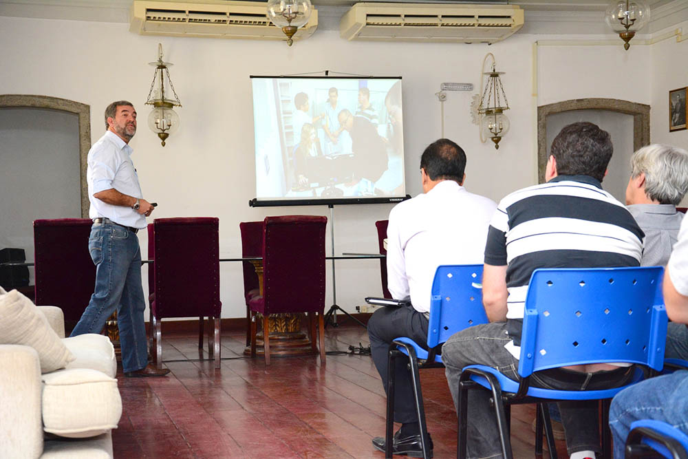 Delmir Custódio apresenta o Regin aos servidores municipais (Foto: Edmilson Domingos)